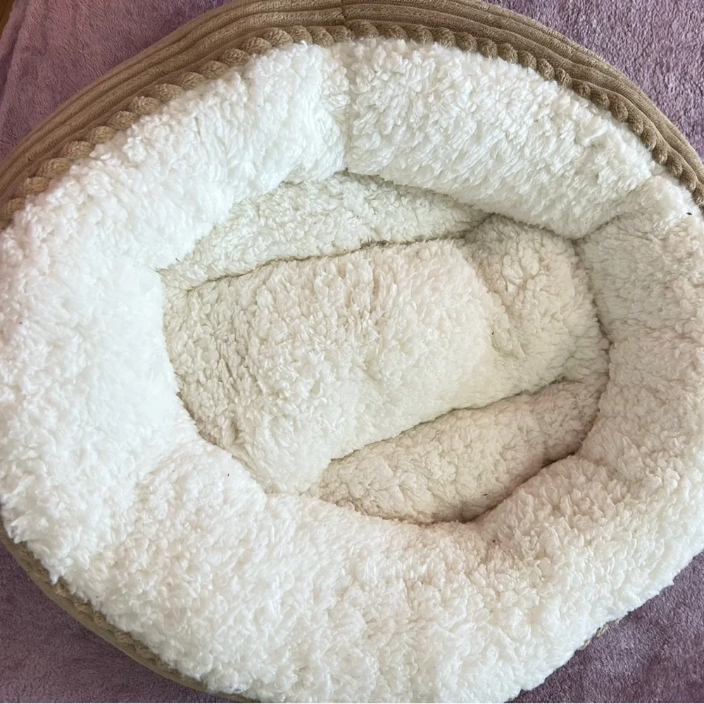 Cozy Tan and White Pet Bed